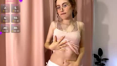 Snapshot of yaniraekberg chatting on 28, 11, 2025 Marry online show from 28, 11, 2025