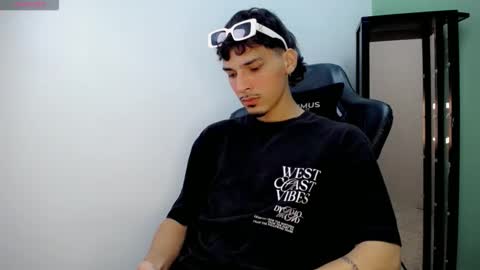 Snapshot of yankeee_ chatting on 1, 12, 2025 DANILO online show from 1, 12, 2025