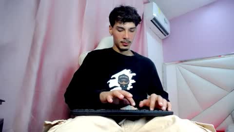 Snapshot of yankeee_ chatting on 14, 12, 2025 DANILO online show from 14, 12, 2025