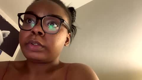 Snapshot of yarabrynnn chatting on 13, 1, 2025 YARA online show from 13, 1, 2025