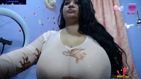 Snapshot of yasmin_bigtits chatting on 8, 2, 2025 Yasmin online show from 8, 2, 2025