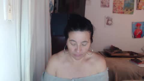 yasmin_love85 online show from 10, 10, 2025