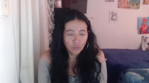 yasmin_love85 online show from 25, 5, 2026