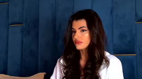 Snapshot of yasminaluna chatting on 19, 1, 2026 Yasmina online show from 19, 1, 2026