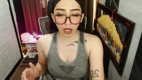 Snapshot of yassiered chatting on 17, 5, 2026 yassiered online show from 17, 5, 2026