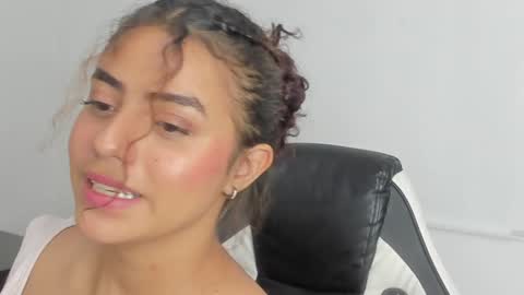Snapshot of yaya23x chatting on 14, 1, 2025 yaya23x online show from 14, 1, 2025