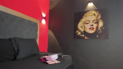 Snapshot of yayahilton chatting on 12, 9, 2025 YAYA online show from 12, 9, 2025