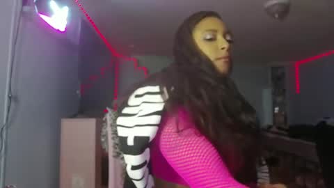 Yazmin Royal online show from 14, 12, 2024