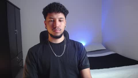 Snapshot of yeff_stone chatting on 11, 11, 2025 yeff online show from 11, 11, 2025