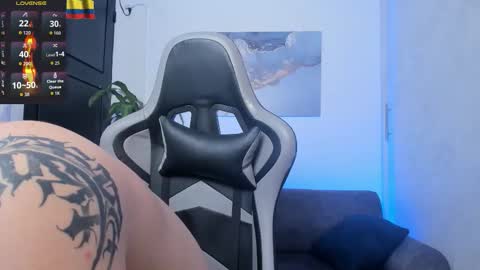 Snapshot of yeiko_romero_ chatting on 13, 11, 2025 YEIKO ROMERO online show from 13, 11, 2025