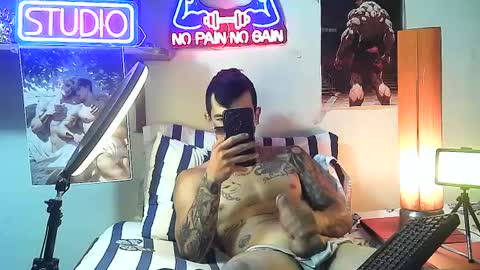 yeisoncastellanos1999 online show from 8, 10, 2025