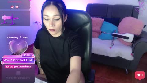 Snapshot of yeliana_sexy chatting on 4, 1, 2025 Valery online show from 4, 1, 2025