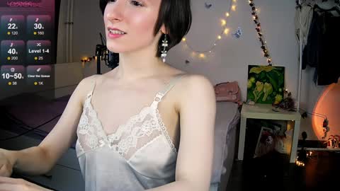 Snapshot of yellow_songbird chatting on 7, 2, 2025 Liya online show from 7, 2, 2025