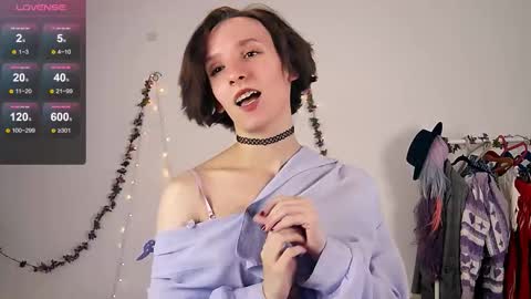 Snapshot of yellow_songbird chatting on 26, 9, 2025 Liya online show from 26, 9, 2025