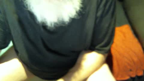 Snapshot of yellowsnakes chatting on 4, 10, 2025 . y e l l o w s n a k e s . online show from 4, 10, 2025