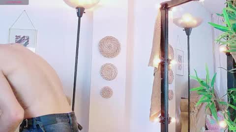 Snapshot of yeremmy_twink chatting on 19, 5, 2026 yeremmy_twink online show from 19, 5, 2026