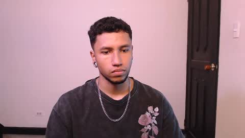 Snapshot of yerfon_s1 chatting on 29, 12, 2024 Yeff ind. model online show from 29, 12, 2024