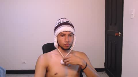 Snapshot of yerfon_s1 chatting on 4, 1, 2025 Yeff ind. model online show from 4, 1, 2025