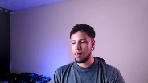 Snapshot of yerfon_s1 chatting on 3, 3, 2025 Yeff ind. model online show from 3, 3, 2025