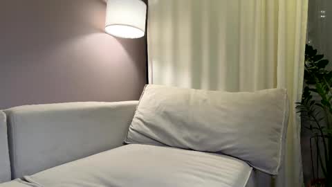 Snapshot of yes_mommy_zlata chatting on 12, 10, 2025 Zlata online show from 12, 10, 2025