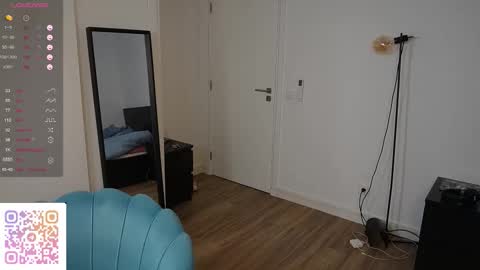 Snapshot of yess_kiki chatting on 28, 11, 2025 Kiki online show from 28, 11, 2025