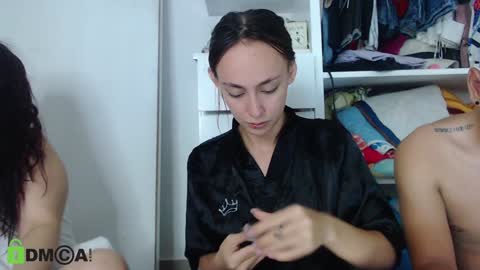 Snapshot of yessica_08 chatting on 28, 1, 2025 yessica and andres online show from 28, 1, 2025
