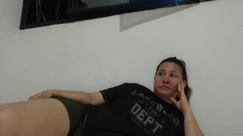 Snapshot of yessica_08 chatting on 16, 10, 2025 yessica and andres online show from 16, 10, 2025