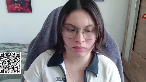Snapshot of yessica_gomez01 chatting on 19, 4, 2026 yessica_gomez01 online show from 19, 4, 2026