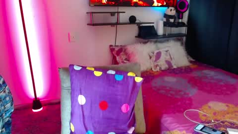 Snapshot of yimbersonpeter chatting on 9, 9, 2025 jhon online show from 9, 9, 2025