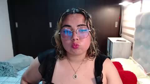 Snapshot of yini_angel07 chatting on 27, 2, 2026 hii i am yini online show from 27, 2, 2026