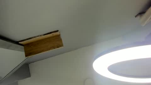 roxie reyes  online show from 20, 2, 2025