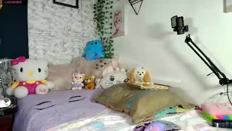 yiyii9 online show from 25, 6, 2026