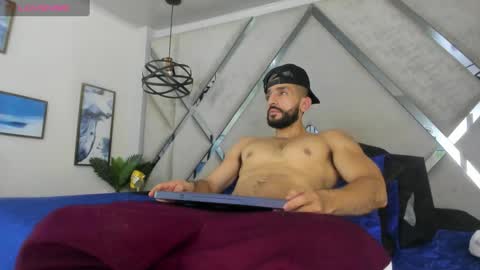 Snapshot of yiyo10_ chatting on 10, 1, 2025 Yiyo online show from 10, 1, 2025