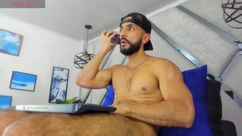 Snapshot of yiyo10_ chatting on 17, 1, 2025 Yiyo online show from 17, 1, 2025