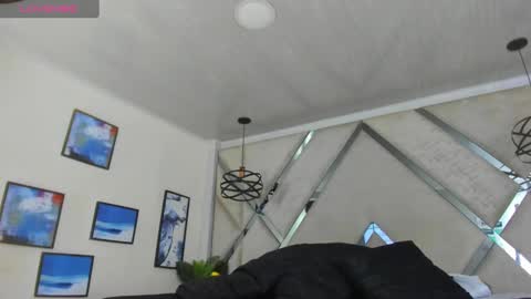 Snapshot of yiyo10_ chatting on 14, 2, 2025 Yiyo online show from 14, 2, 2025