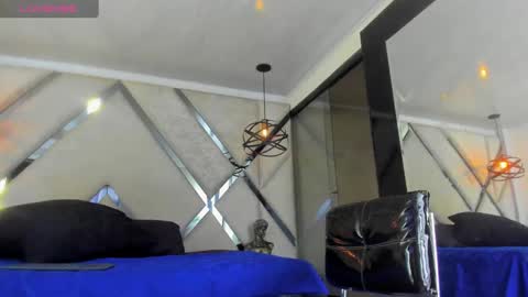 Snapshot of yiyo10_ chatting on 12, 3, 2025 Yiyo online show from 12, 3, 2025