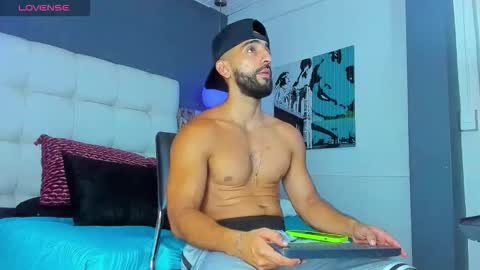 Snapshot of yiyo10_ chatting on 4, 11, 2025 Yiyo online show from 4, 11, 2025