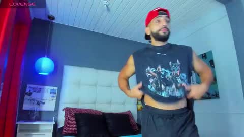 Snapshot of yiyo10_ chatting on 5, 11, 2025 Yiyo online show from 5, 11, 2025