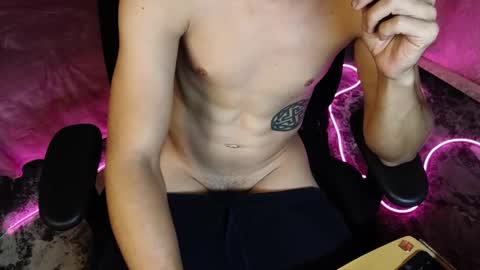 Snapshot of ylk_ chatting on 13, 9, 2025 Darius online show from 13, 9, 2025