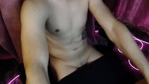 Snapshot of ylk_ chatting on 25, 10, 2025 Darius online show from 25, 10, 2025