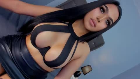 ylonagrae online show from 3, 2, 2025