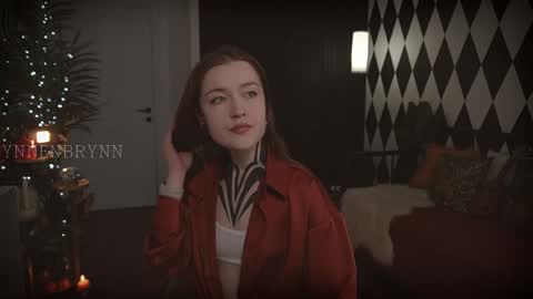 Snapshot of ynnenbrynn chatting on 19, 12, 2024 ynnenbrynn online show from 19, 12, 2024