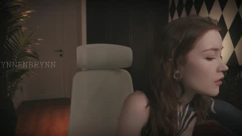 Snapshot of ynnenbrynn chatting on 14, 2, 2025 ynnenbrynn online show from 14, 2, 2025