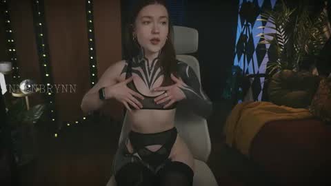 Snapshot of ynnenbrynn chatting on 28, 2, 2025 ynnenbrynn online show from 28, 2, 2025