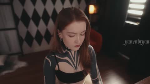 Snapshot of ynnenbrynn chatting on 13, 9, 2025 ynnenbrynn online show from 13, 9, 2025