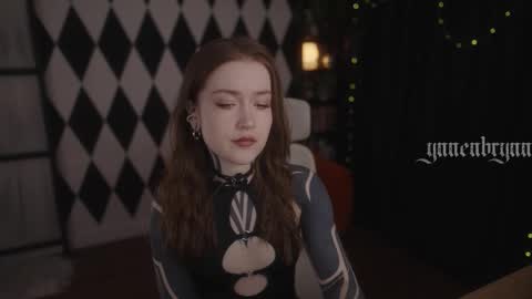 Snapshot of ynnenbrynn chatting on 9, 10, 2025 ynnenbrynn online show from 9, 10, 2025