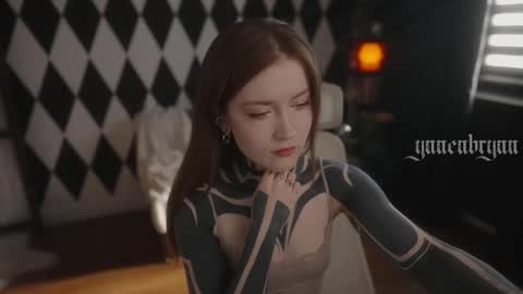 Snapshot of ynnenbrynn chatting on 16, 10, 2025 ynnenbrynn online show from 16, 10, 2025