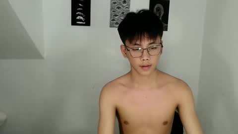 Snapshot of ynotyu chatting on 17, 5, 2026 ynotyu online show from 17, 5, 2026