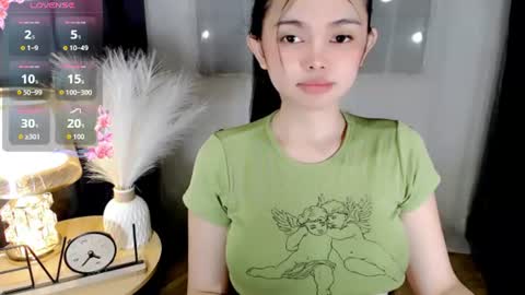 Snapshot of yogirl_abby chatting on 10, 7, 2026 Hi i am Abby i am Filipina Aussie youve ever wanted to meet NOT INTO CHEAP GUY online show from 10, 7, 2026