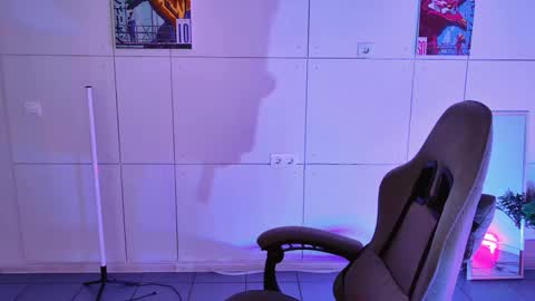 yoka_paradoxxx online show from 14, 3, 2026